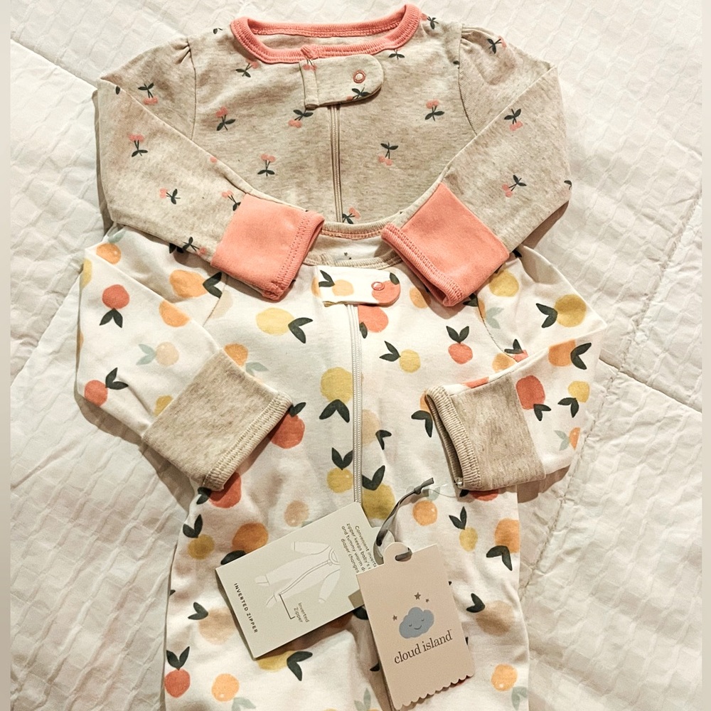 Baby Girl 2pk Cloud Island sleep n’ play footed Onesies 0-3 Months